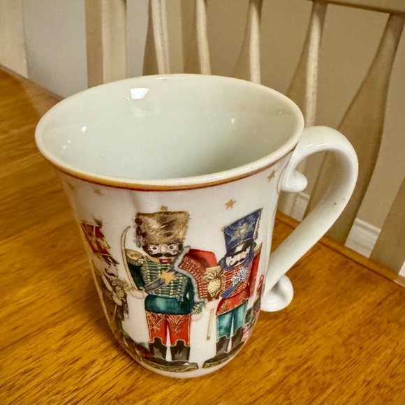 3 Williams Sonoma Santa and Nutcracker Reindeer Holiday Mugs - Picture 5 of 7